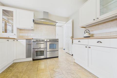 3 bedroom end of terrace house for sale, Peak Close, Armitage, Rugeley