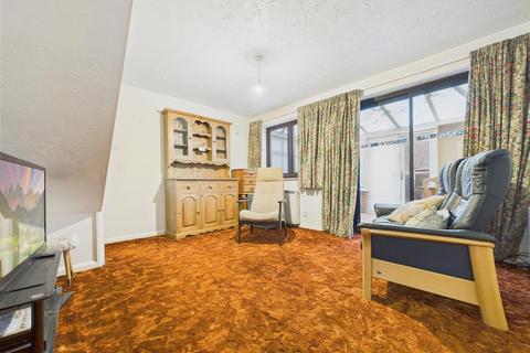 3 bedroom end of terrace house for sale, Peak Close, Armitage, Rugeley