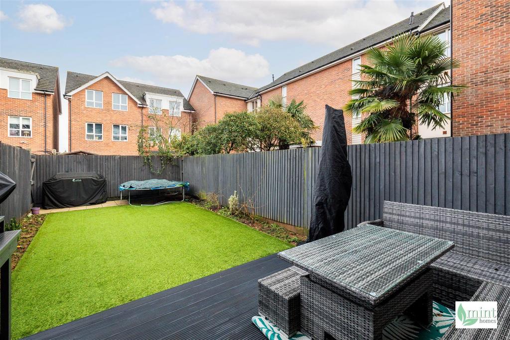 Harrow Close - Watermark-21.jpg