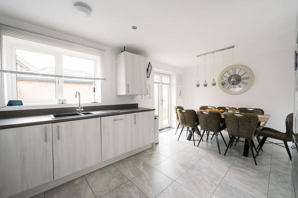 Kitchen/Dining Room