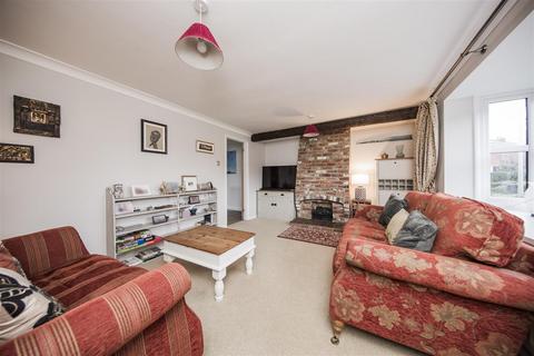 4 bedroom link detached house for sale, Kenward Court, Tonbridge TN11
