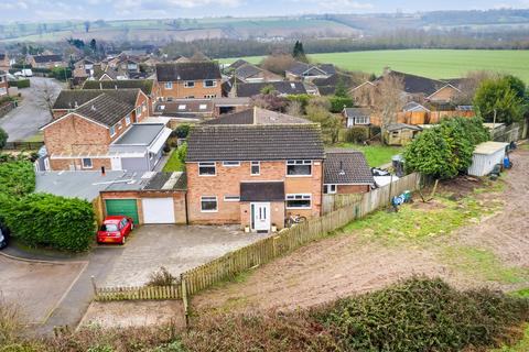 undefined, Maunsell Rise, Rothwell, NN14