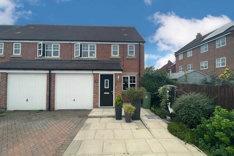 3 bedroom semi-detached house for sale, Voyager Close, Fleetwood FY7