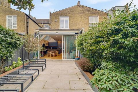 3 bedroom flat to rent, Sedlescombe Road, Fulham SW6