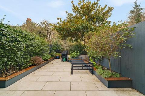 3 bedroom flat to rent, Sedlescombe Road, Fulham SW6
