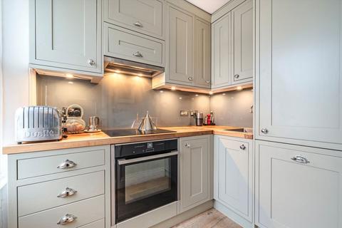 1 bedroom flat for sale, Gordon Place, London W8