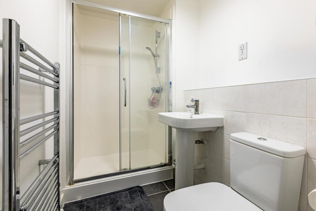 Ensuite.jpeg