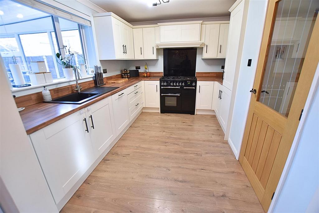 Kitchen diner