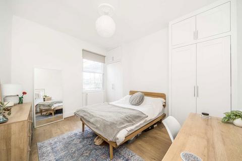 4 bedroom flat for sale, Sumatra Road, London NW6