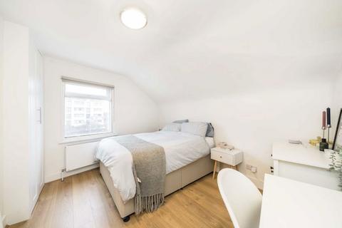 4 bedroom flat for sale, Sumatra Road, London NW6