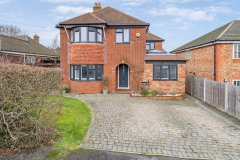 Orchard Grove, Chalfont St Peter, Buckinghamshire, SL9