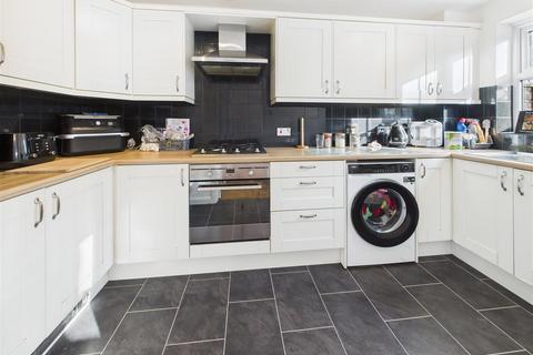 3 bedroom end of terrace house for sale, Stanley Gardens, Hersham, Walton-On-Thames