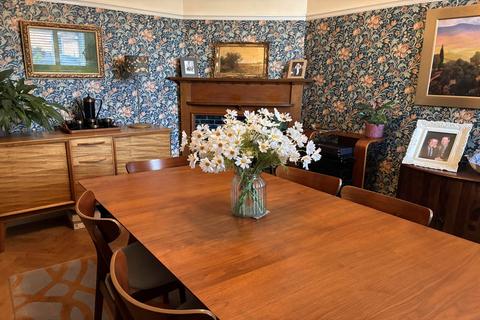 4 bedroom flat for sale, Meads Street, Eastbourne, BN20 7QY