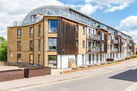 2 bedroom flat for sale, Mead Lane, Hertford SG13