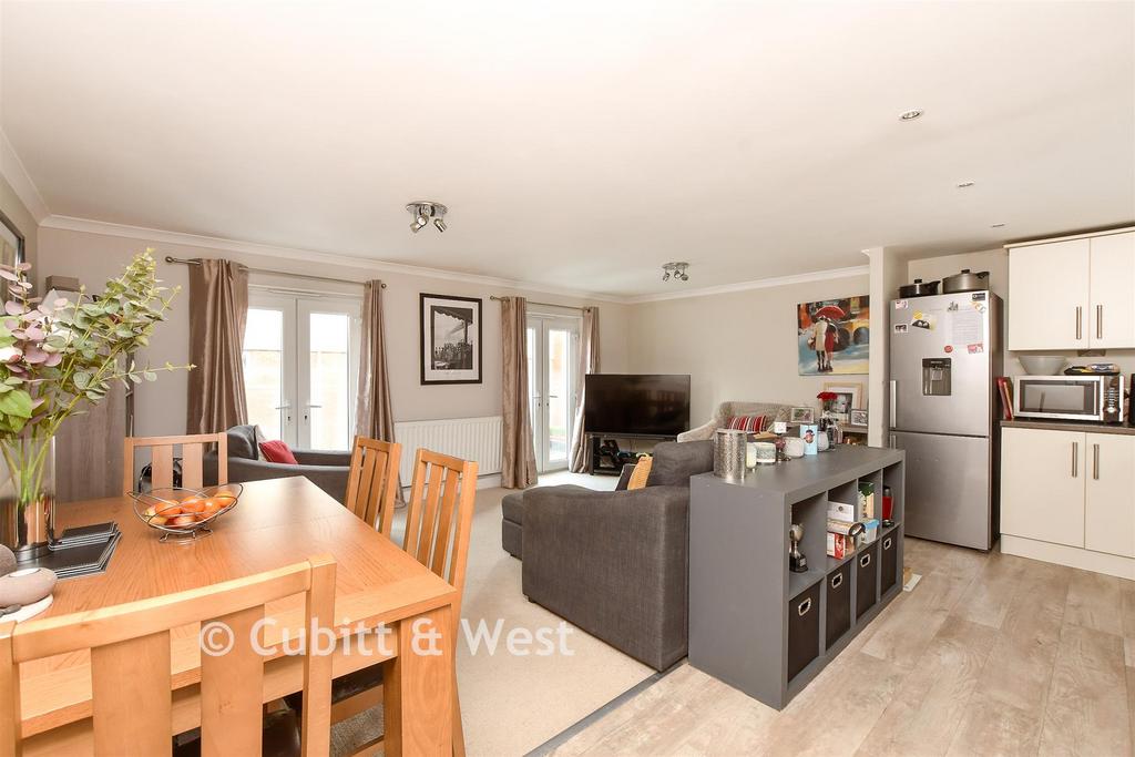 Kitchen/Living Area