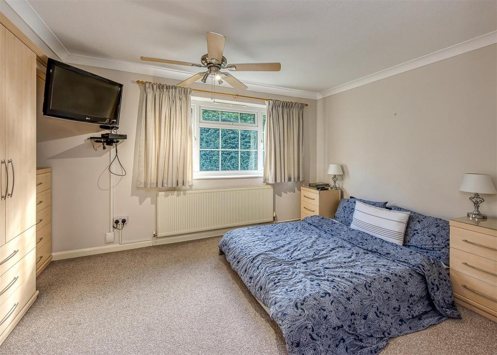 6 Redmoor Gardens-Bedroom 1 A.jpg