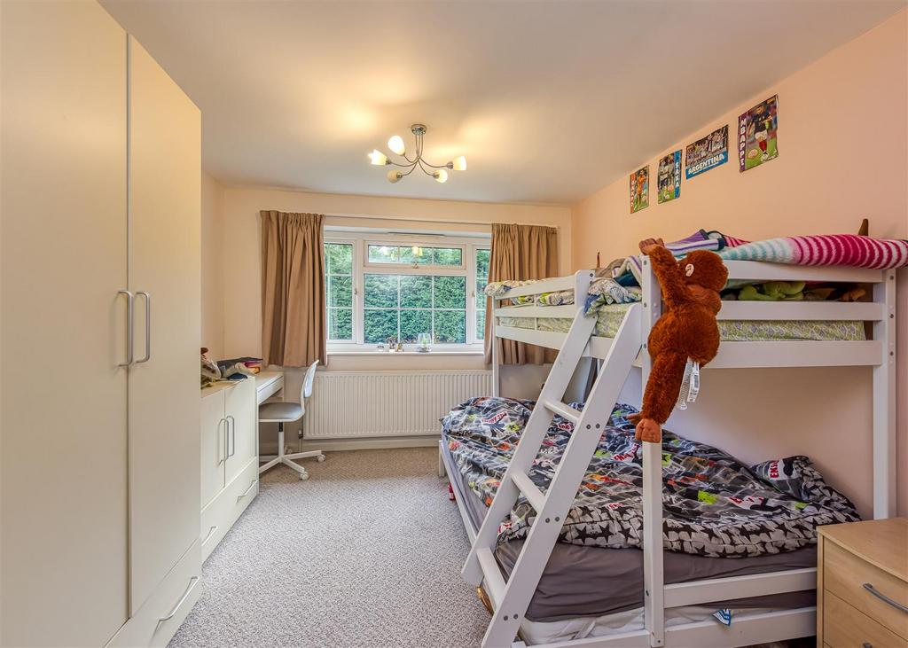 6 Redmoor Gardens-Bedroom 2.jpg