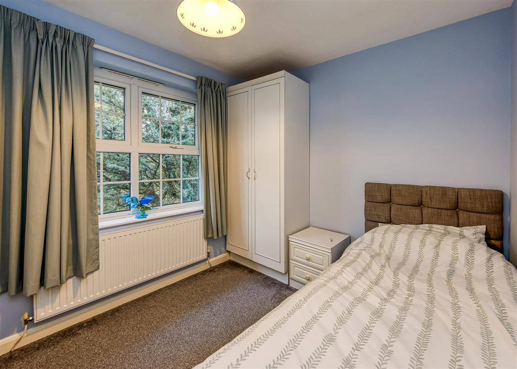 6 Redmoor Gardens-Bedroom 4.jpg