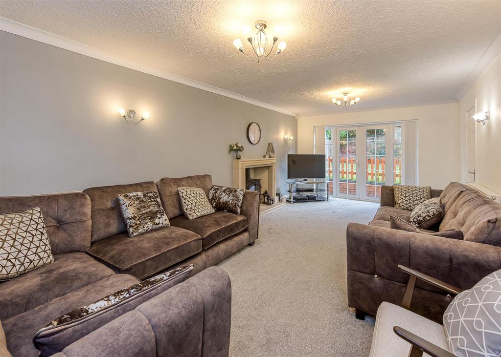 6 Redmoor Gardens-Living Room B.jpg