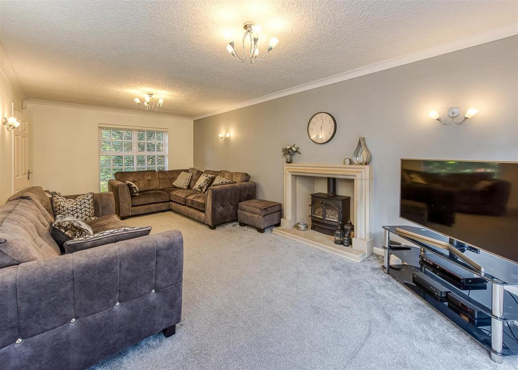 6 Redmoor Gardens-Living Room A.jpg