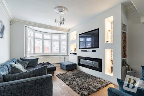 4 bedroom semi-detached house for sale, Gorseway, Romford, RM7