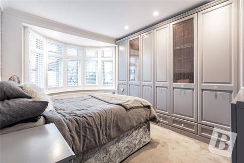 4 bedroom semi-detached house for sale, Gorseway, Romford, RM7