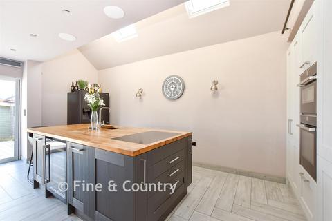 4 bedroom detached house for sale, Queens Road, Newport, Isle of Wight