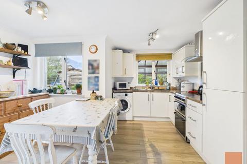 3 bedroom detached bungalow for sale, Glendale Crescent, Mount Hawke