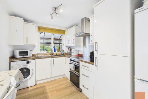 3 bedroom detached bungalow for sale, Glendale Crescent, Mount Hawke