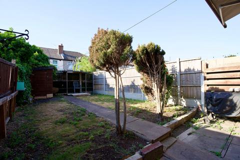 2 bedroom terraced house for sale, Churchill Road, London, E16