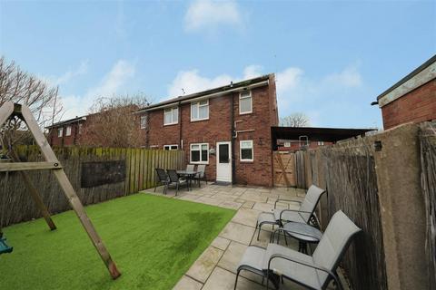undefined, Elm Street, Hull