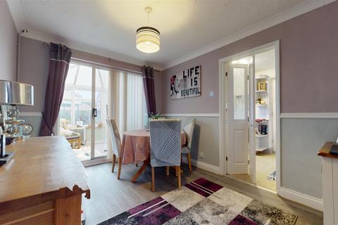 3 bedroom semi-detached house for sale, Eden Walk, Milton Keynes MK3