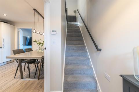 3 bedroom end of terrace house for sale, Shears Drive, Rastrick, Brighouse