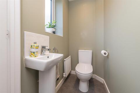 3 bedroom end of terrace house for sale, Shears Drive, Rastrick, Brighouse