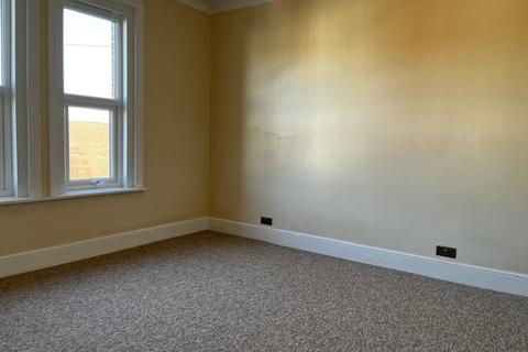 3 bedroom semi-detached house to rent, St Johns Wood Road, , Ryde