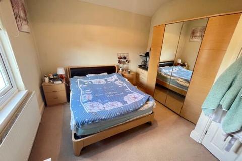 undefined, A Grove Lodge, ST4