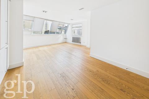 undefined, Wellington Street, Covent Garden, WC2E