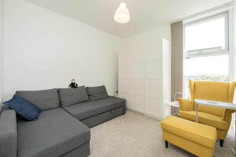 2 bedroom apartment for sale, Edmunds House, Colonial Drive, Chiswick, W4