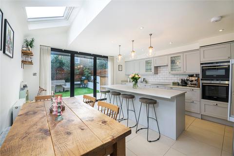 4 bedroom terraced house for sale, Salcott Road, London, SW11