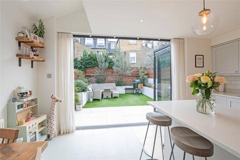 4 bedroom terraced house for sale, Salcott Road, London, SW11
