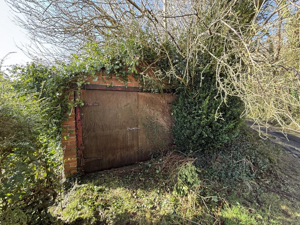 Detached SIngle Garage