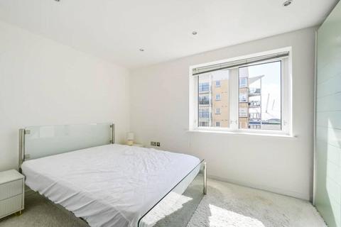 3 bedroom apartment to rent, Newport Avenue, London, E14