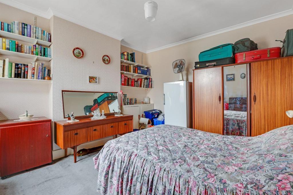 12-45d2 JHProp Wpen- 42 Pelham Road - 10.jpg