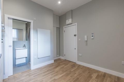 undefined, Flat 2 33 Croxley Road
