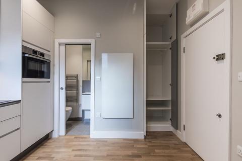 undefined, Flat 2 33 Croxley Road