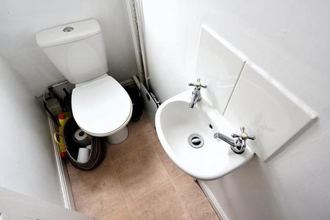 undefined, Headingley Avenue - 5 Bed