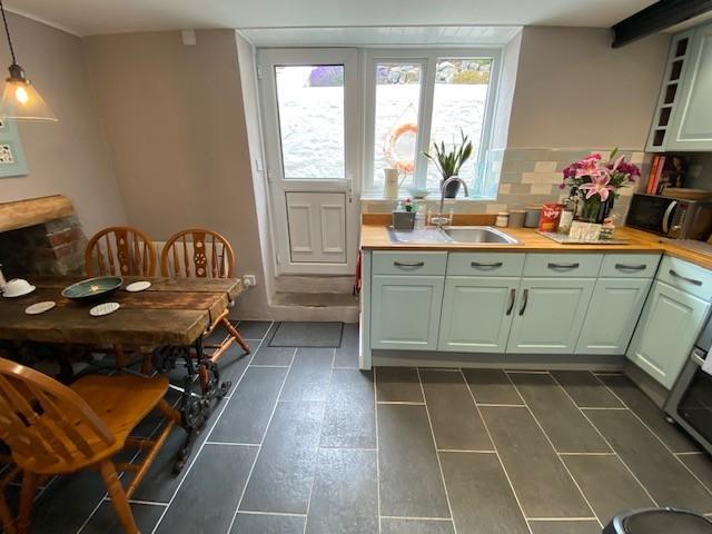 Rear Kitchen/Breakfast Room