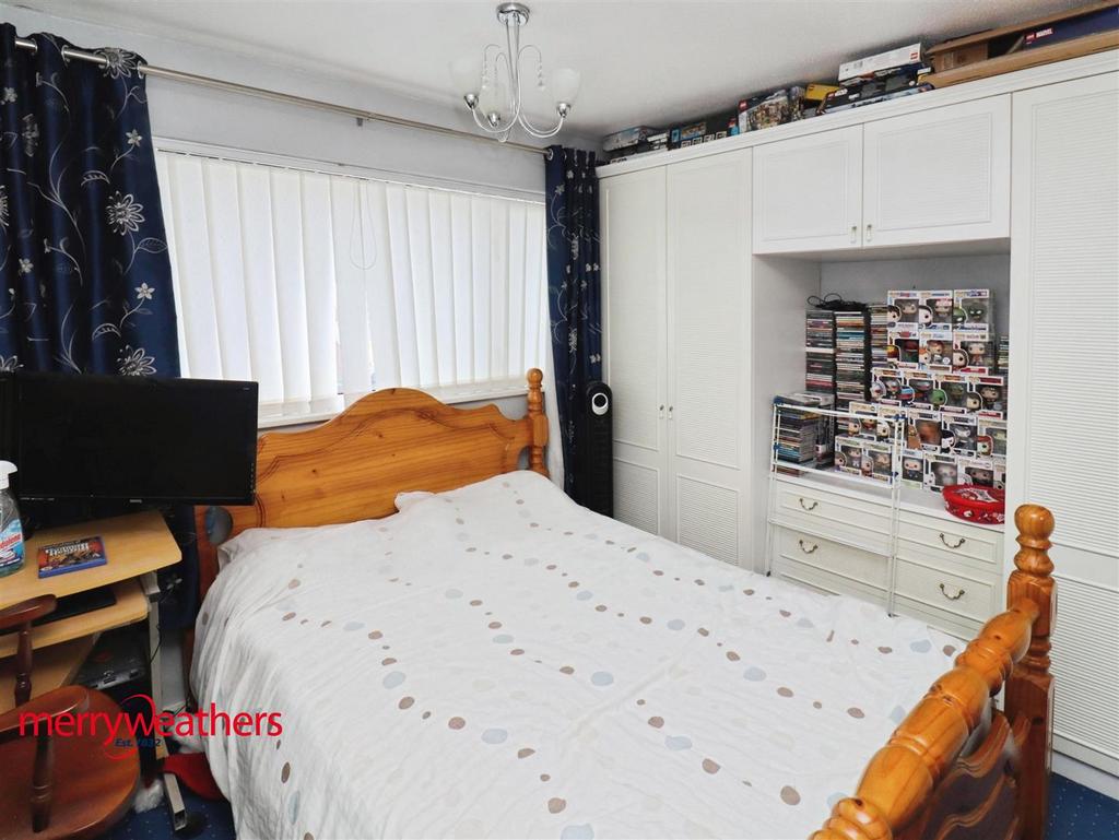 Rear bedroom