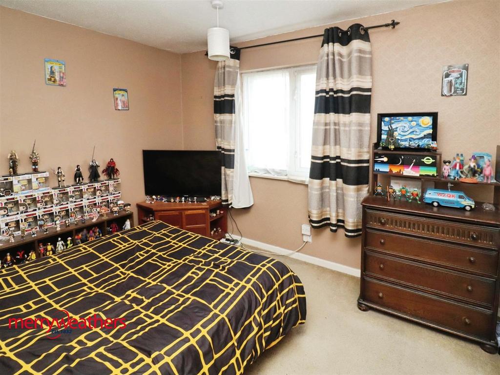 Rear bedroom