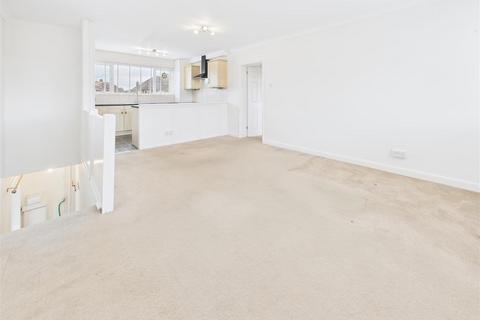 2 bedroom maisonette for sale, Devoke Way, Walton-On-Thames